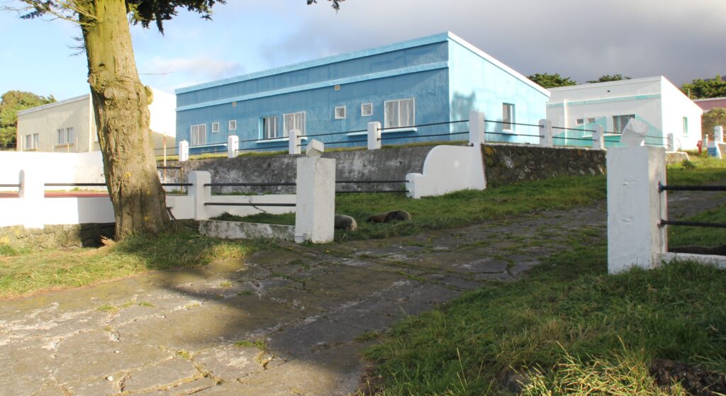 Bâtiment Sterne sur la Base martin de viviès